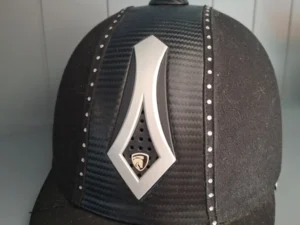 HORKA First Class Paardrijcap - Maat 57 - Carbon Look & Strass - Valvrij!