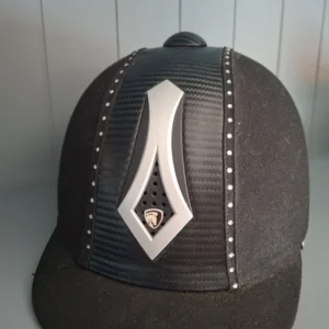 HORKA First Class Paardrijcap - Maat 57 - Carbon Look & Strass - Valvrij!