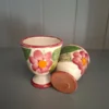Set van 2 Handgeschilderde Keramische Eierdopjes - Bloemenmotief