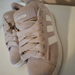 Sneakers Adidas Beige Suède Cloudfoam