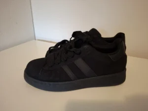 Zwarte Suède-look Sneakers (Maat 40)