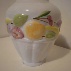 Vintage Keramische Vaas met Fruit Reliëf - Handgeschilderd