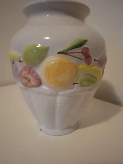 Vintage Keramische Vaas met Fruit Reliëf - Handgeschilderd
