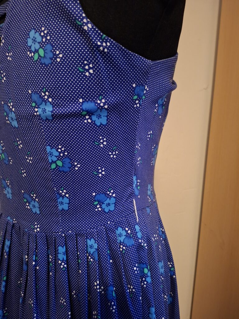 Voodoo Vixen Retro Halterjurk Bloemen & Polkadot (Maat M)
