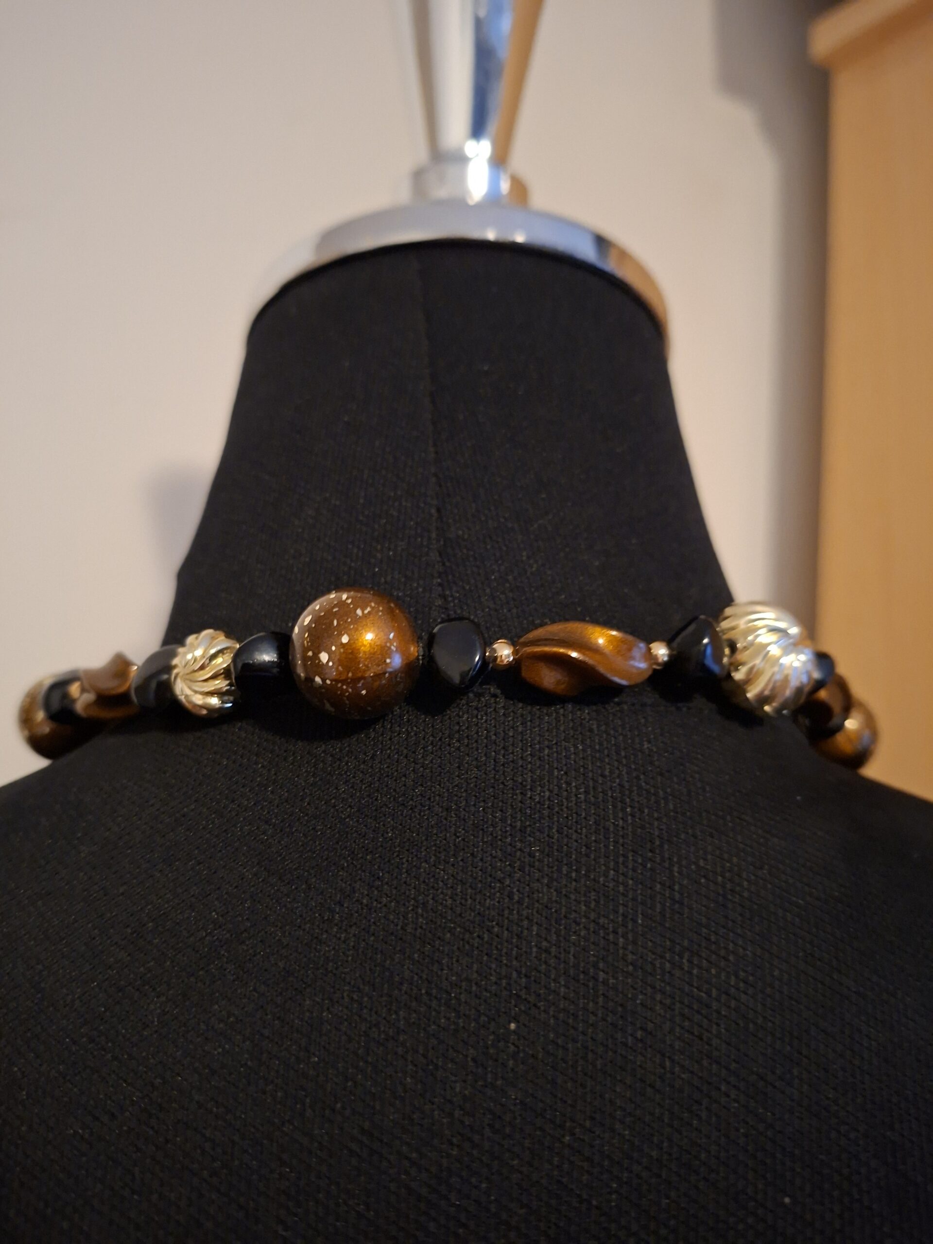 Lange Ketting met Tijgeroog-look, Zwart & Goudkleurige Kralen - Afbeelding 2