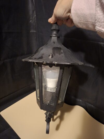 Klassieke Zwarte Buitenlamp - IP44 - Spinnenvrij Te Maken!