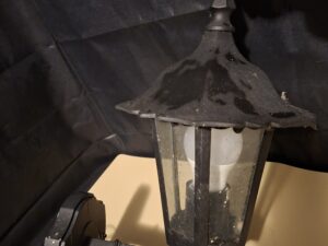 Klassieke Zwarte Buitenlamp - IP44 - Spinnenvrij Te Maken!