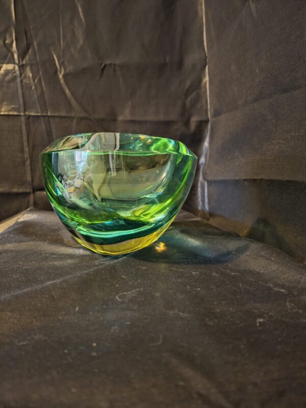 Orrefors kristalglazen schaal in groen en geel