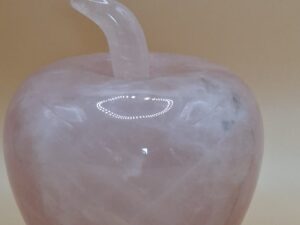 Decoratieve Appel van Rozenkwarts (7,5 cm)