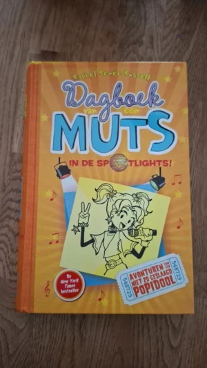 Rachel Renée Russell Dagboek van een Muts In de Spotlights