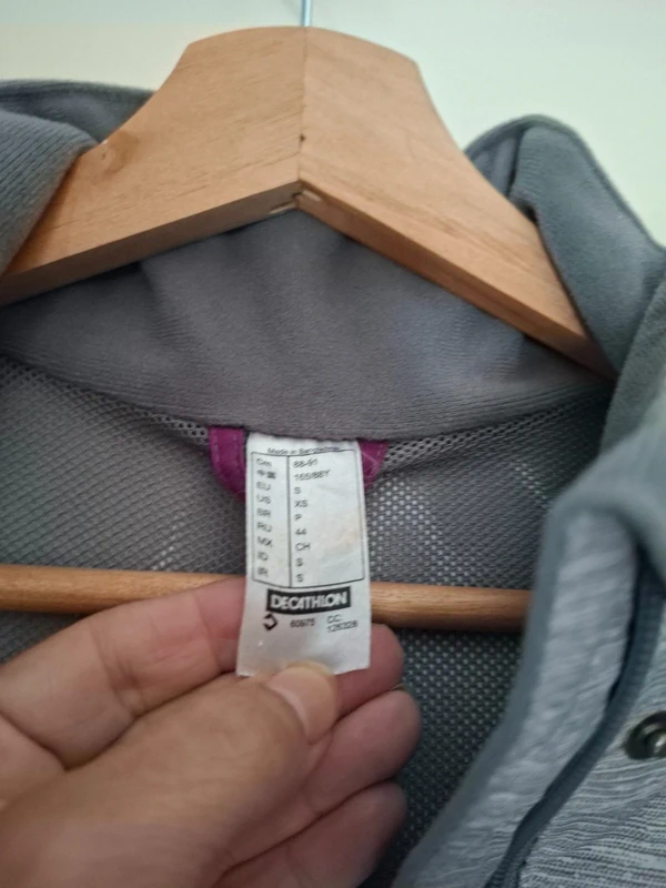 Decathlon Quechua Wandeljas Grijs Waterdicht Dames Maat S - Afbeelding 4