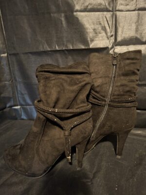 Super Me Zwarte Suède-look Enkellaarsjes met Dunne Hak (Maat 36)