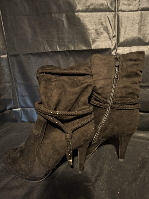 Super Me Zwarte Suède-look Enkellaarsjes met Dunne Hak (Maat 36)