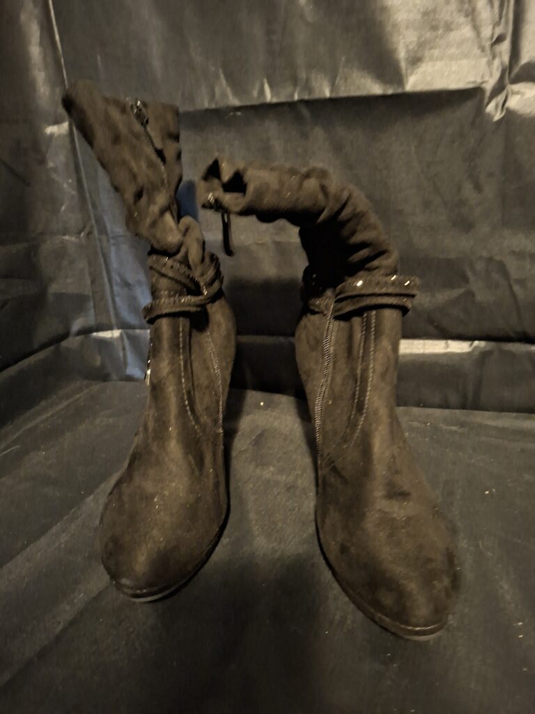 20251202_162034 Super Me Zwarte Suède-look Enkellaarsjes met Dunne Hak (Maat 36)