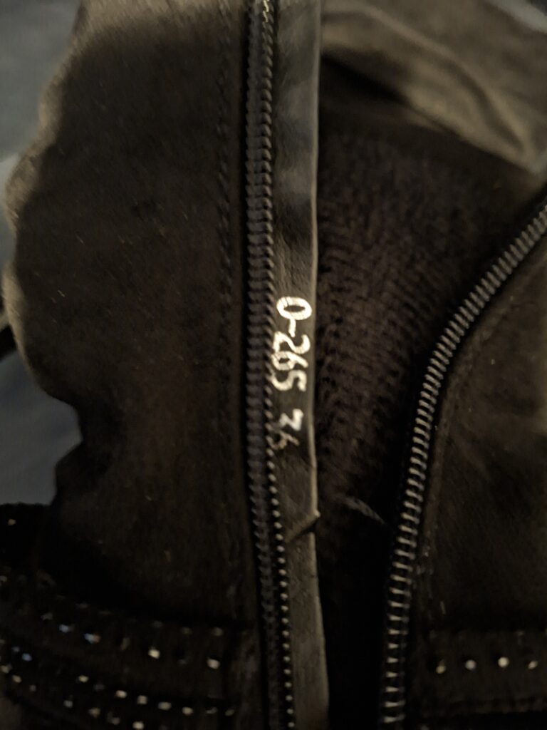 20251202_162202 Super Me Zwarte Suède-look Enkellaarsjes met Dunne Hak (Maat 36)