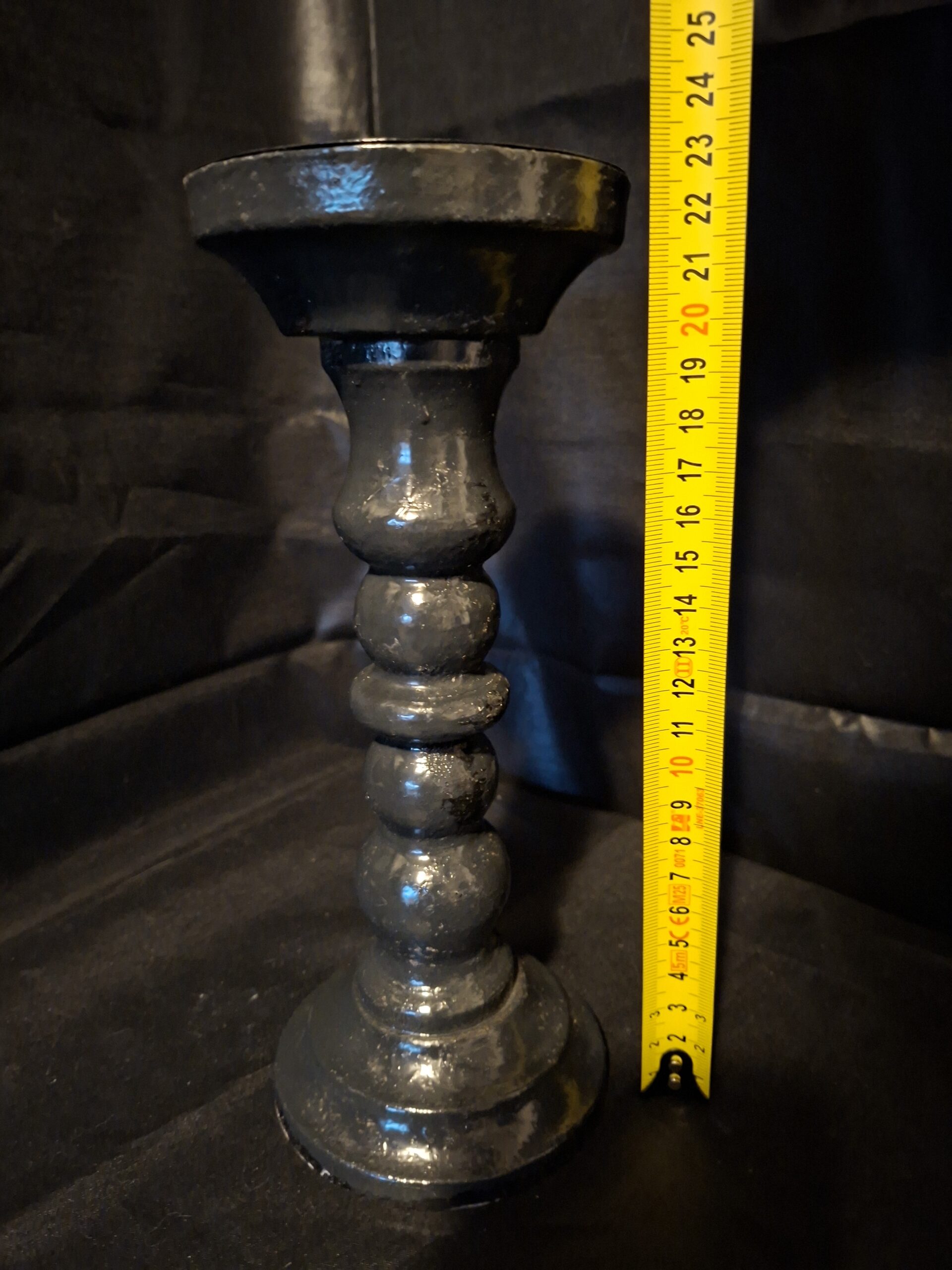 Gedecoreerde Zware Kandelaar / Kaarsenhouder (Donkergrijs - ca. 25 cm) - Afbeelding 2