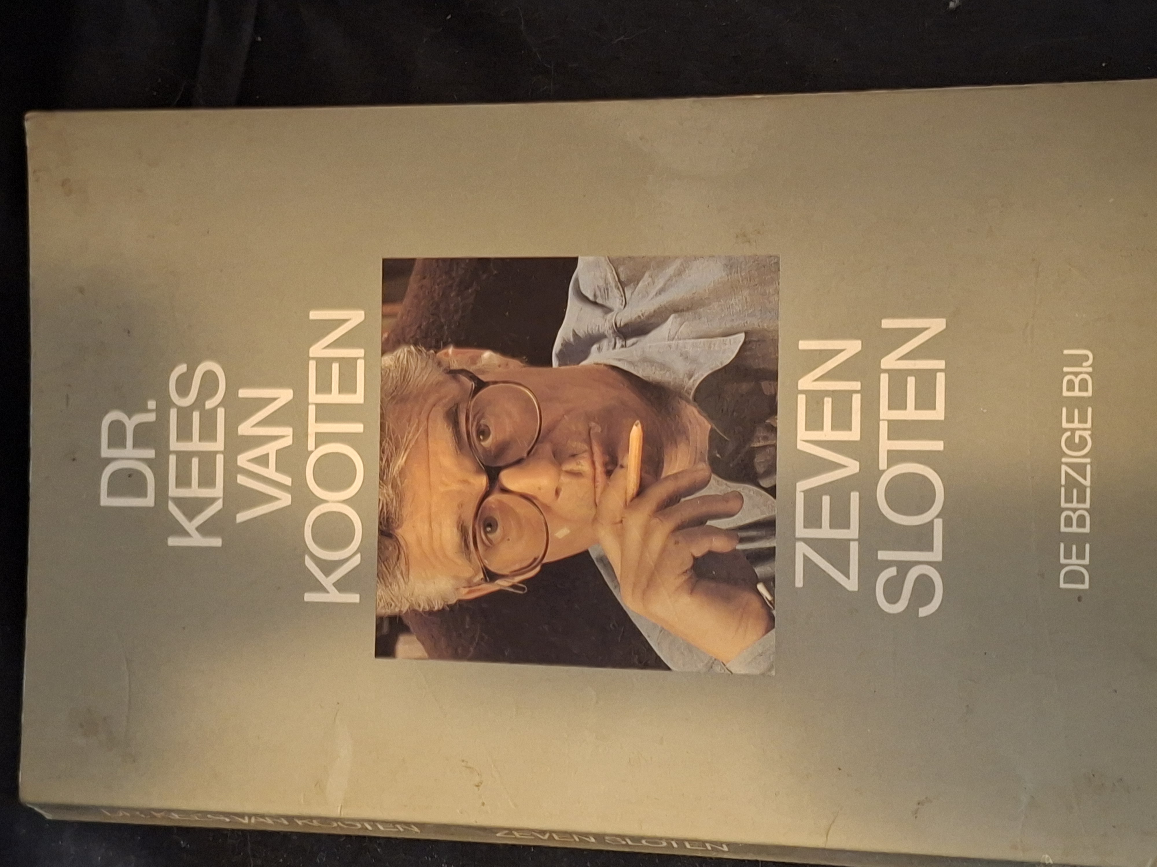Dr. Kees van Kooten Zeven Sloten De Bezige Bij 1988 Cabaret