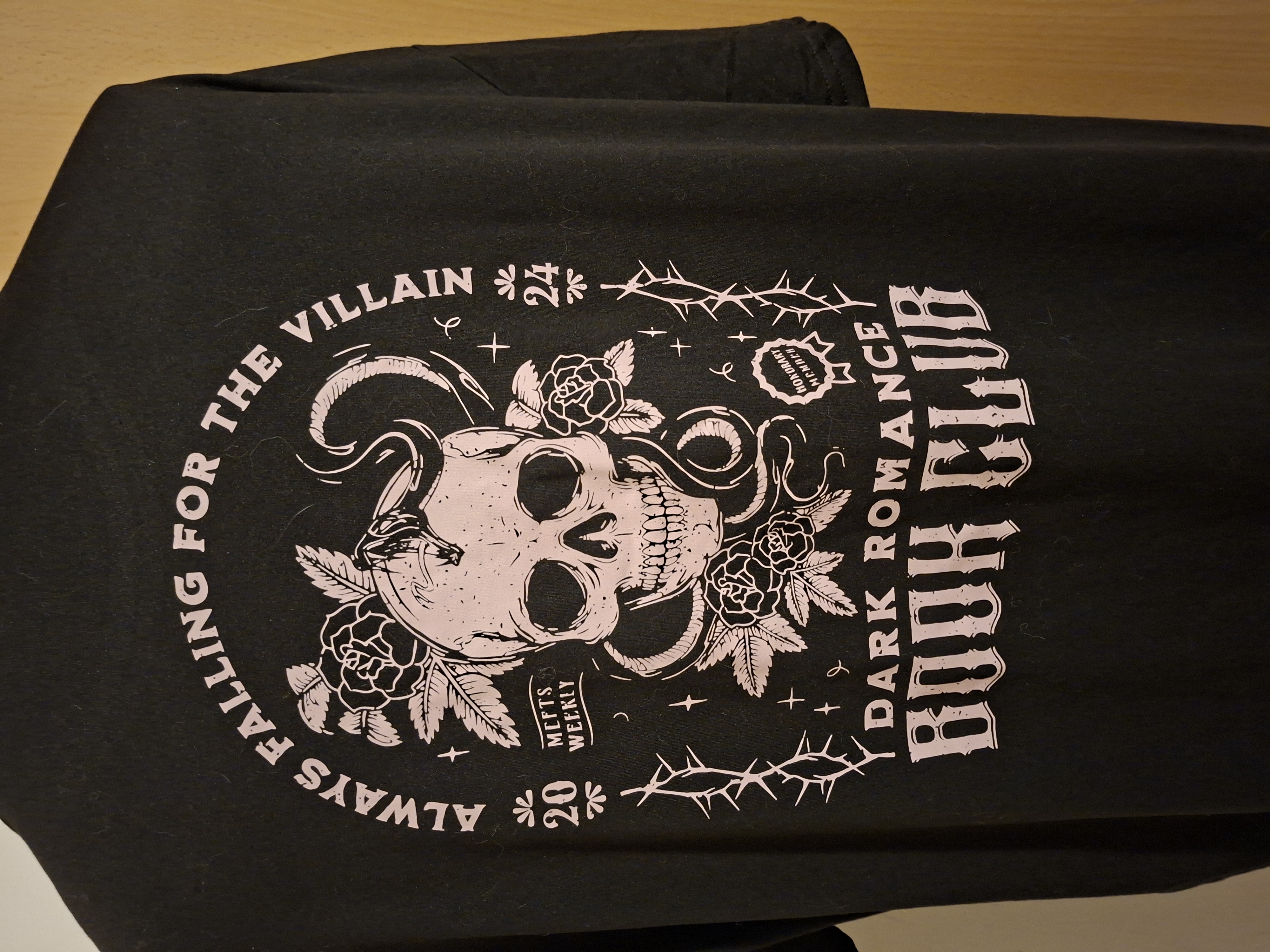 Zwart T-Shirt Dark Romance Book Club Always Falling For Villain Maat 2XL