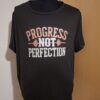 Zwart T-Shirt Progress Not Perfection Fitness Statement Maat 2XL