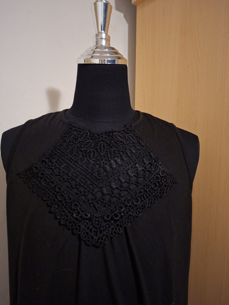 Zwarte Mouwloze Top met Kant Halslijn Elegant No Label Maat L