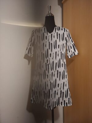 Witte Jurk met Zwarte Verfstrepen Print Abstract Maat S