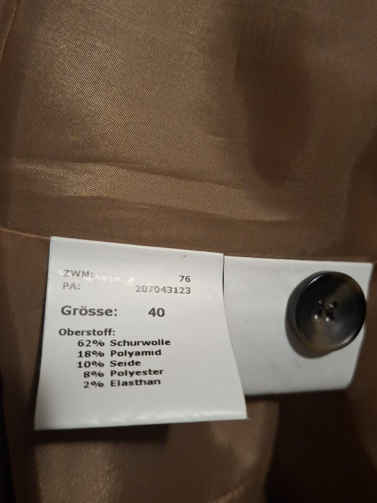 20251210_220310 Bruine Blazer Laura di Sarpi Geruit Revers Wol Mix Maat 40