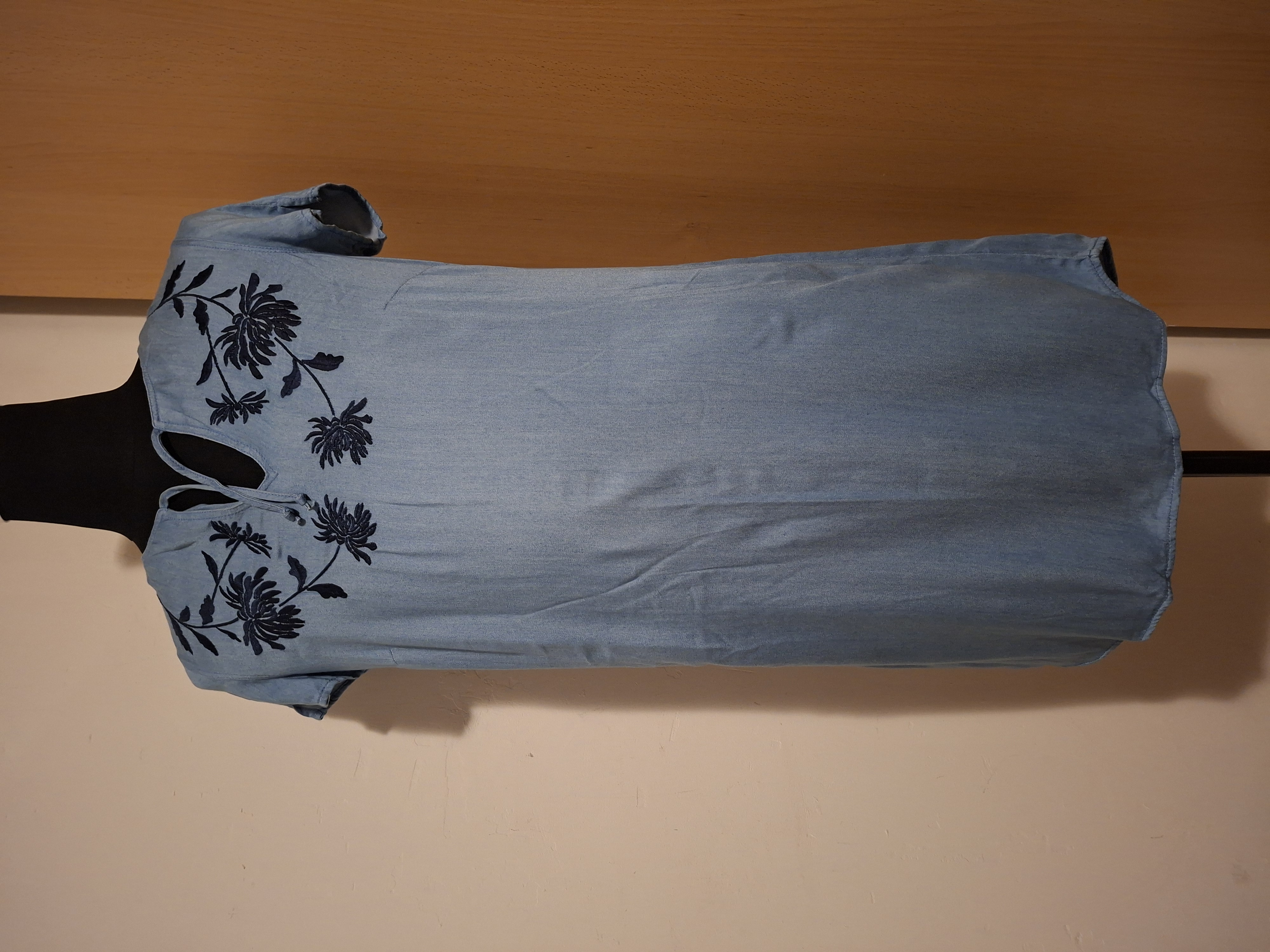 Lichtblauw Jurkje Comma Bloemen Borduursel Viscose Maat 36