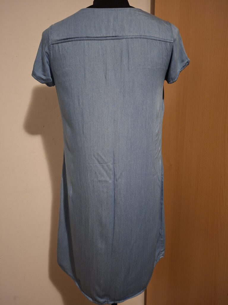 20251210_221056 Lichtblauw Jurkje Comma Bloemen Borduursel Viscose Maat 36