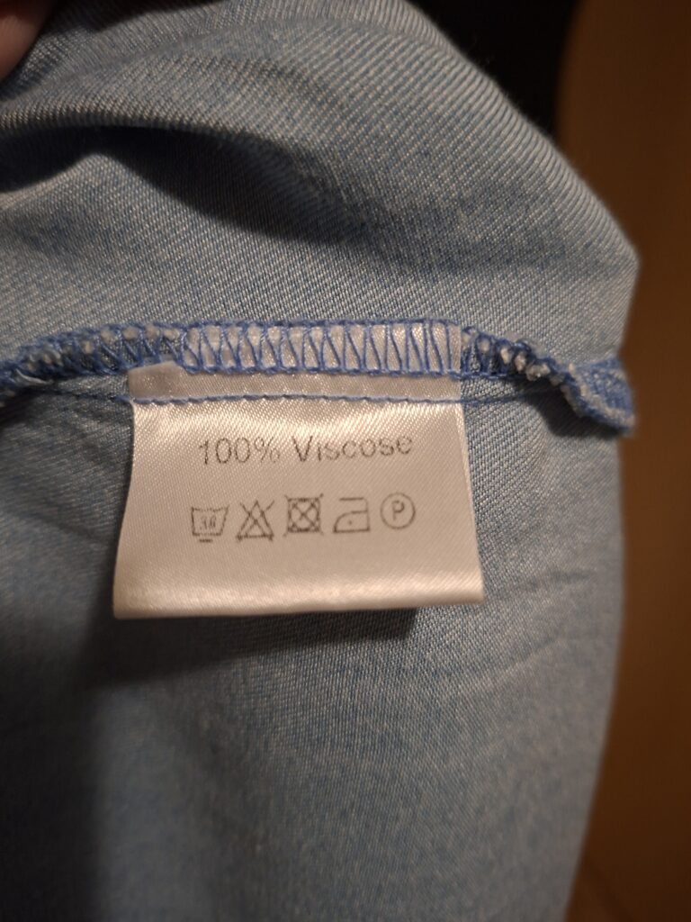 20251210_221147 Lichtblauw Jurkje Comma Bloemen Borduursel Viscose Maat 36