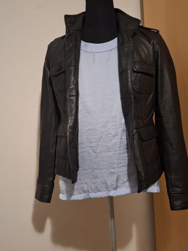 20251210_221521 Zwarte Leren Jas Echt Lamsleer Militaire Stijl Kroon Logo Maat 38