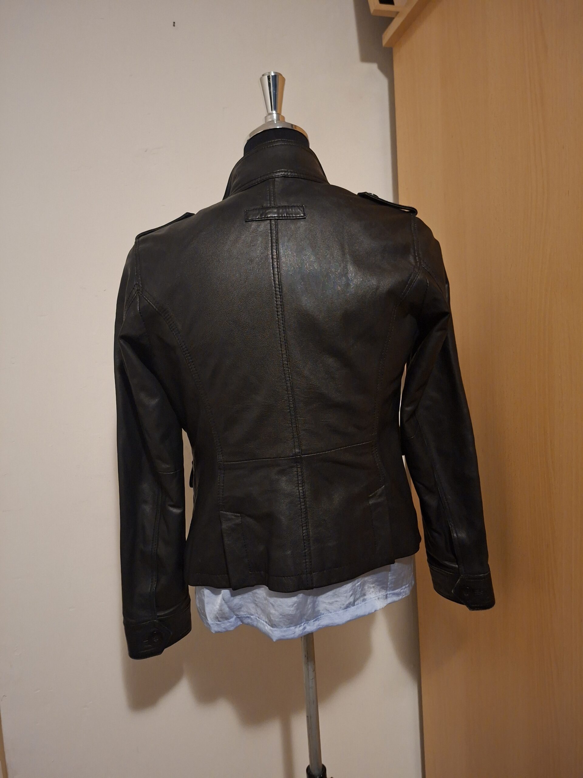 Zwarte Leren Jas Echt Lamsleer Militaire Stijl Kroon Logo Maat 38 - Afbeelding 5