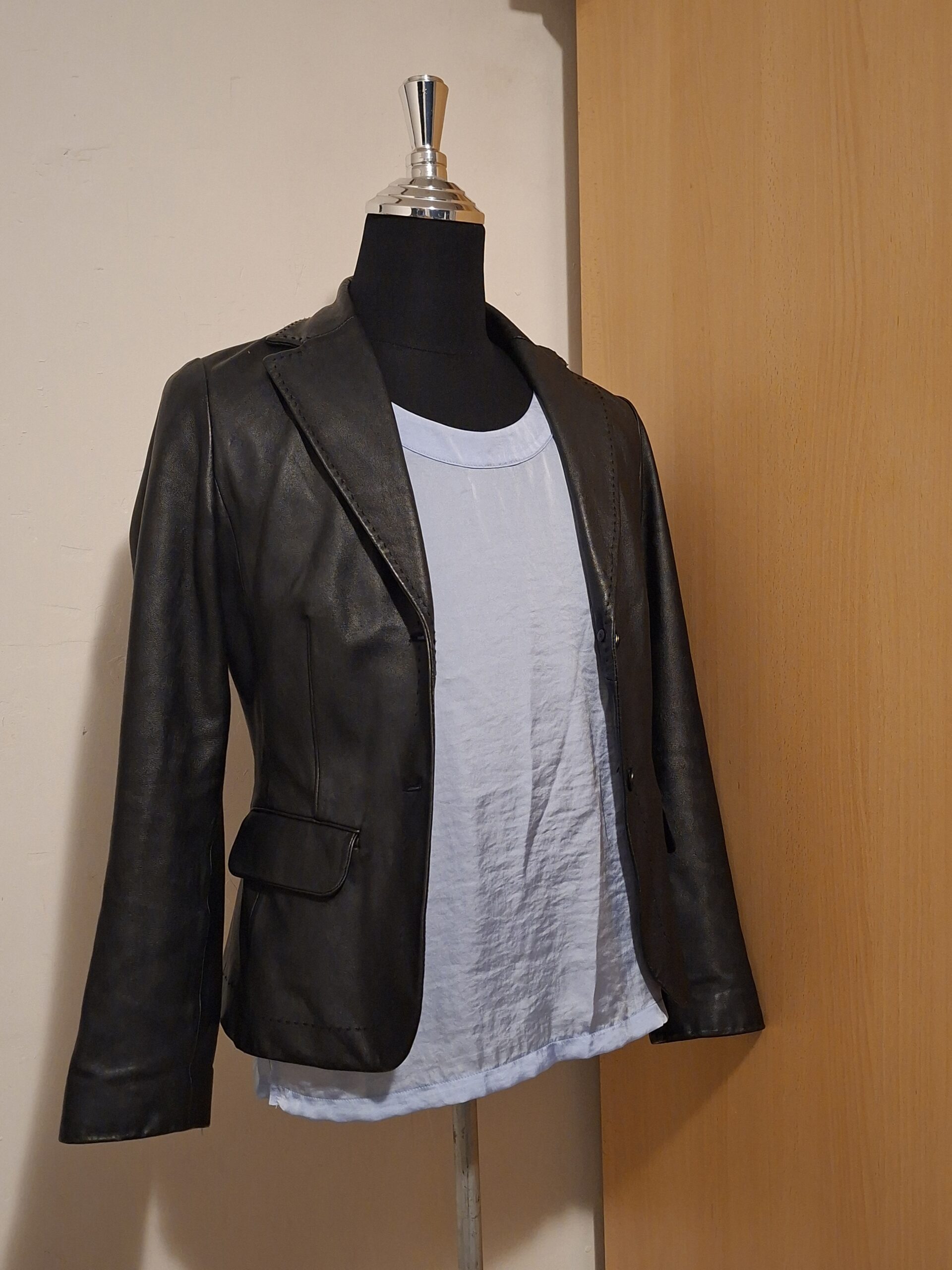 20251210_222102 Zwarte Leren Blazer MNG Genuine Leather Echt Schapenleer Maat 38