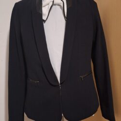 Zwarte Blazer Esprit Ritsdetails Sjaalrevers Maat 40