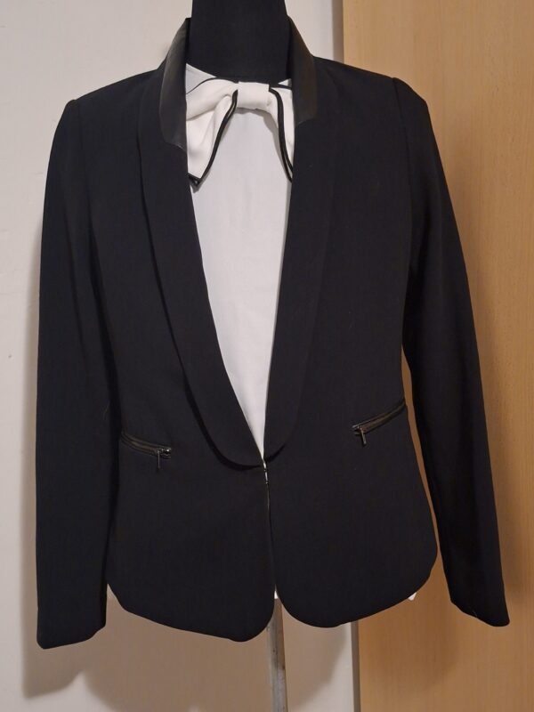 20251210_222809 Zwarte Blazer Esprit Ritsdetails Sjaalrevers Maat 40