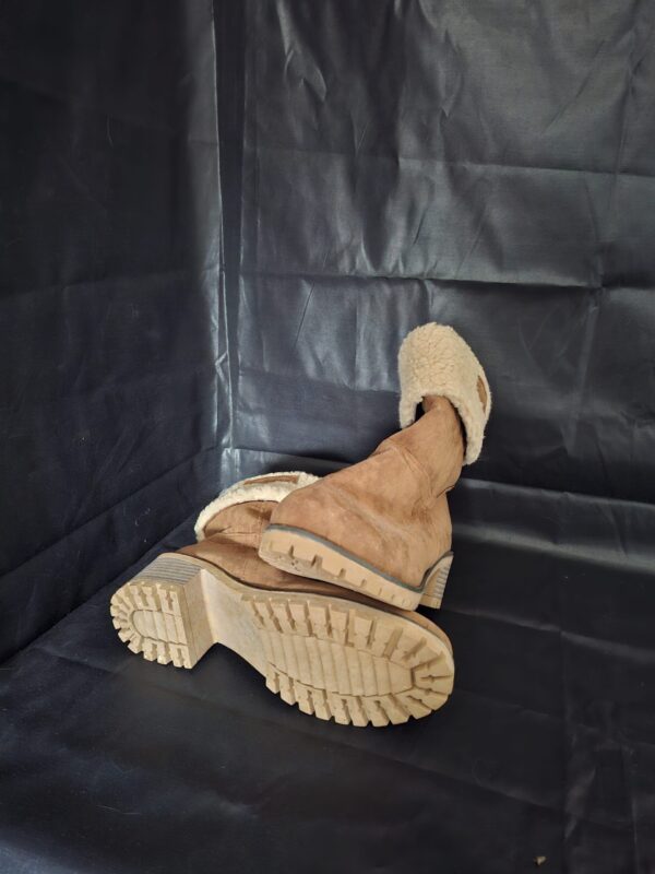 20251219_111421 Winterlaarzen Camel Suède Teddy Voering Blokhak Maat 39