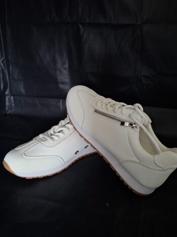 20251219_112054 Sneakers Wit Rits Detail Maat 39