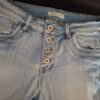 Lichtblauwe Capri Jeans Jewelly met Knoopsluiting Maat 40