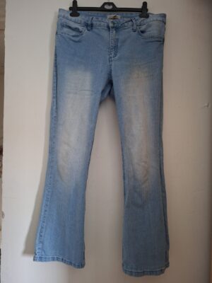 Lichtblauwe Flared Jeans Bonprix Maat 46