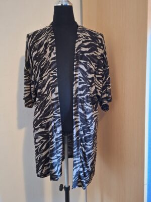 20251226_152004 Stoere kimono vest van True Spirit met zebraprint Maat XL