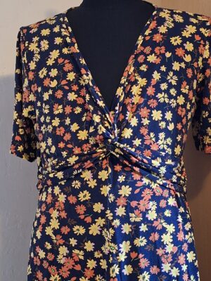 Jurk Donkerblauw Bloemenprint Bodyflirt Overslag Maat 48/50