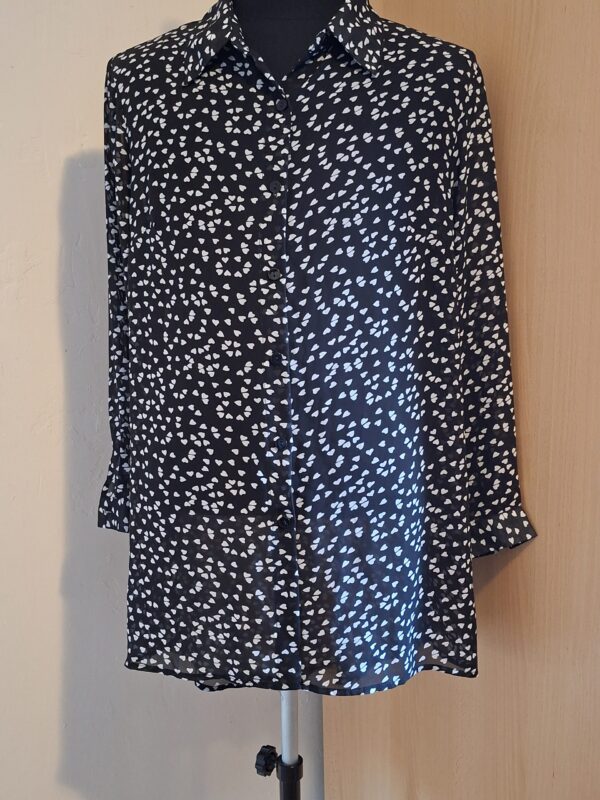 20251226_153254 Blouse Zwart Hartjesprint Shein Curve Maat 0XL