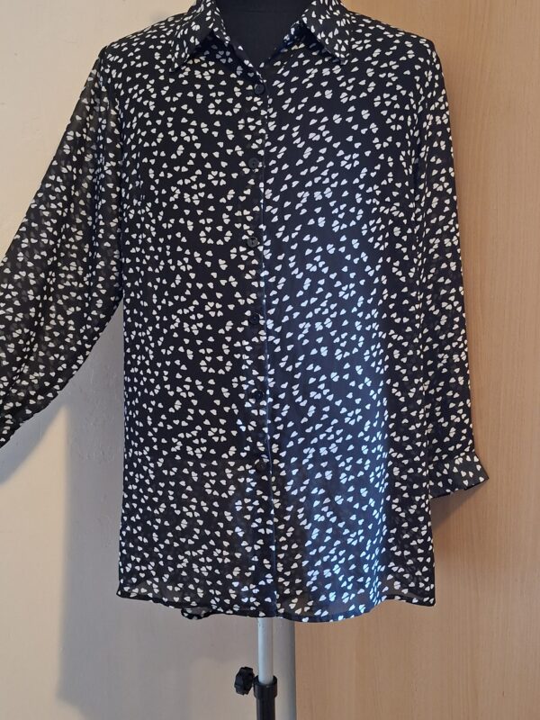 20251226_153300 Blouse Zwart Hartjesprint Shein Curve Maat 0XL