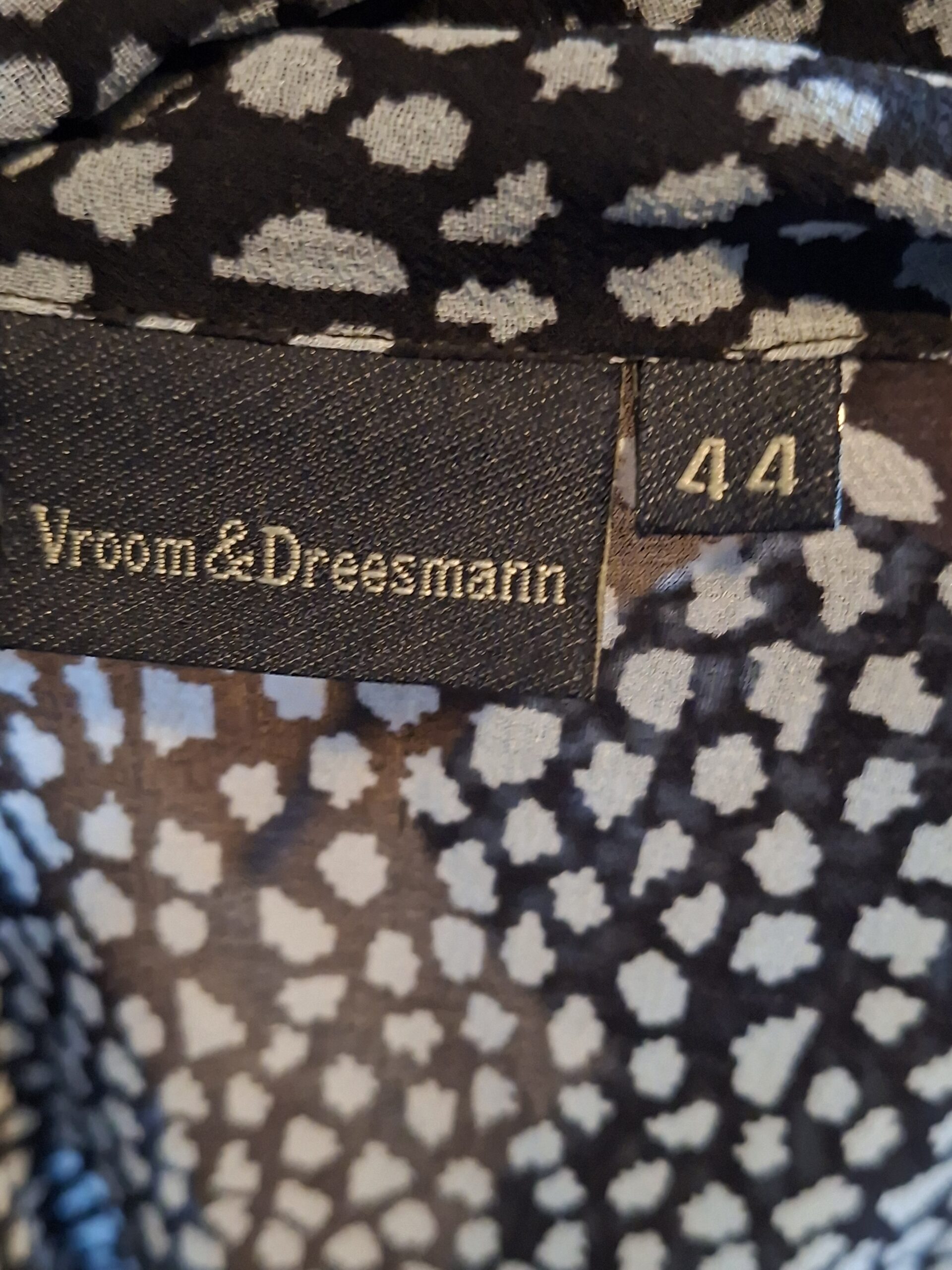 Blouse Zwart-Wit Stippen Print Vroom & Dreesmann Maat 44 - Afbeelding 2