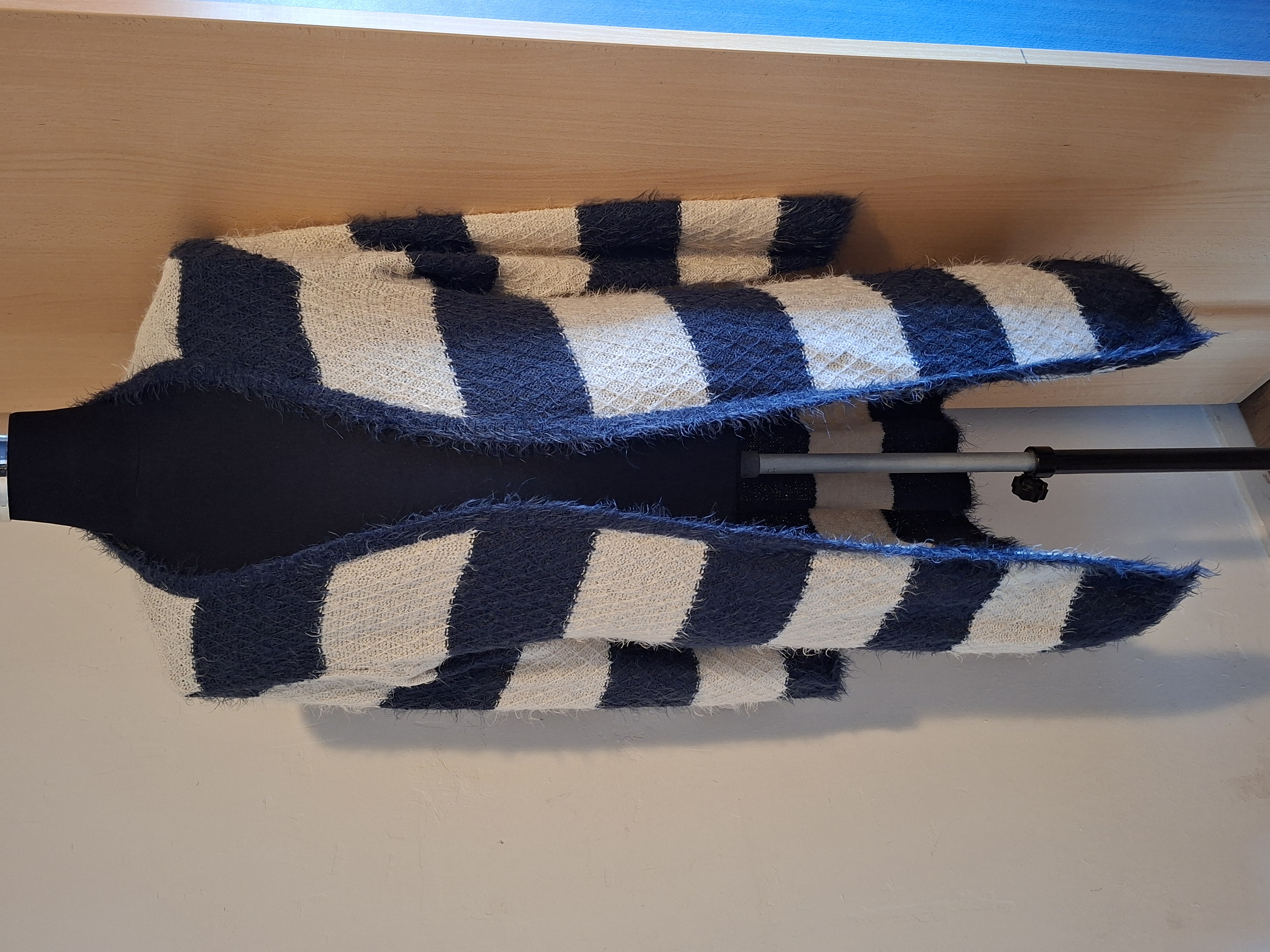 Pluizig lang Vest Gestreept Blauw-Beige Miss Etam Maat XL