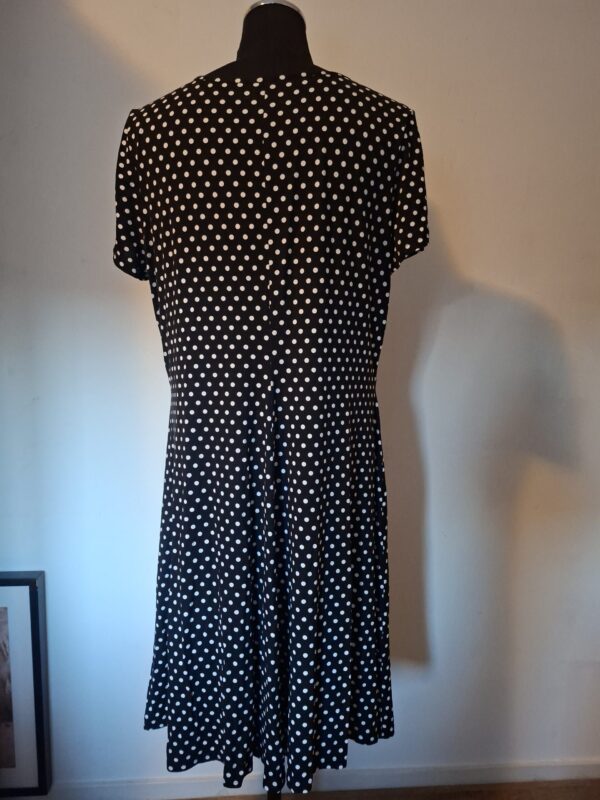 Jurk Zwart Wit Stippen Bodyflirt Maat 48/50