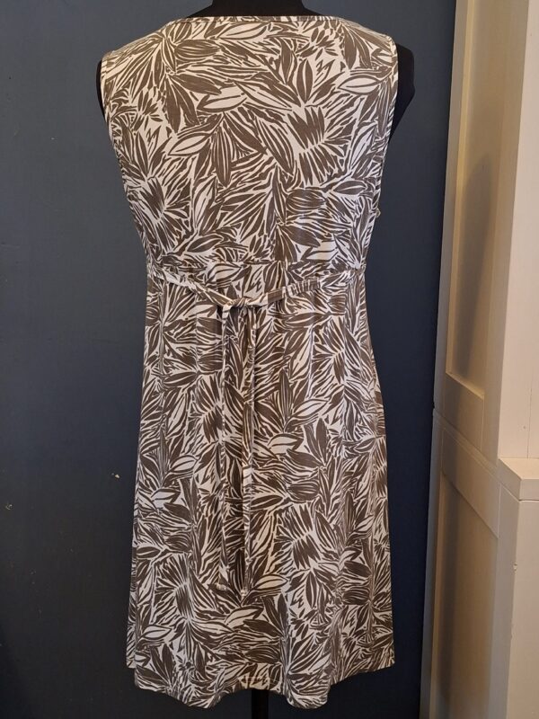 Miss Etam Jurk Bladprint Beige Bruin V-Hals Maat 40/42