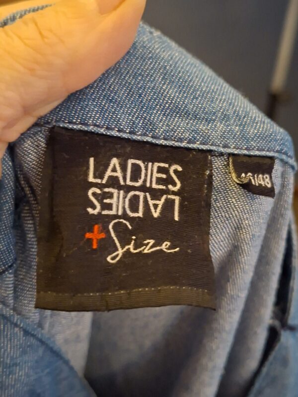 Ladies + Size Denim Jurk Blauw Knoop V-Hals Maat 46/48