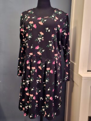 20260115_171042 BPC Bonprix Collection Jurk Zwart Bloemenprint Maat 48/50