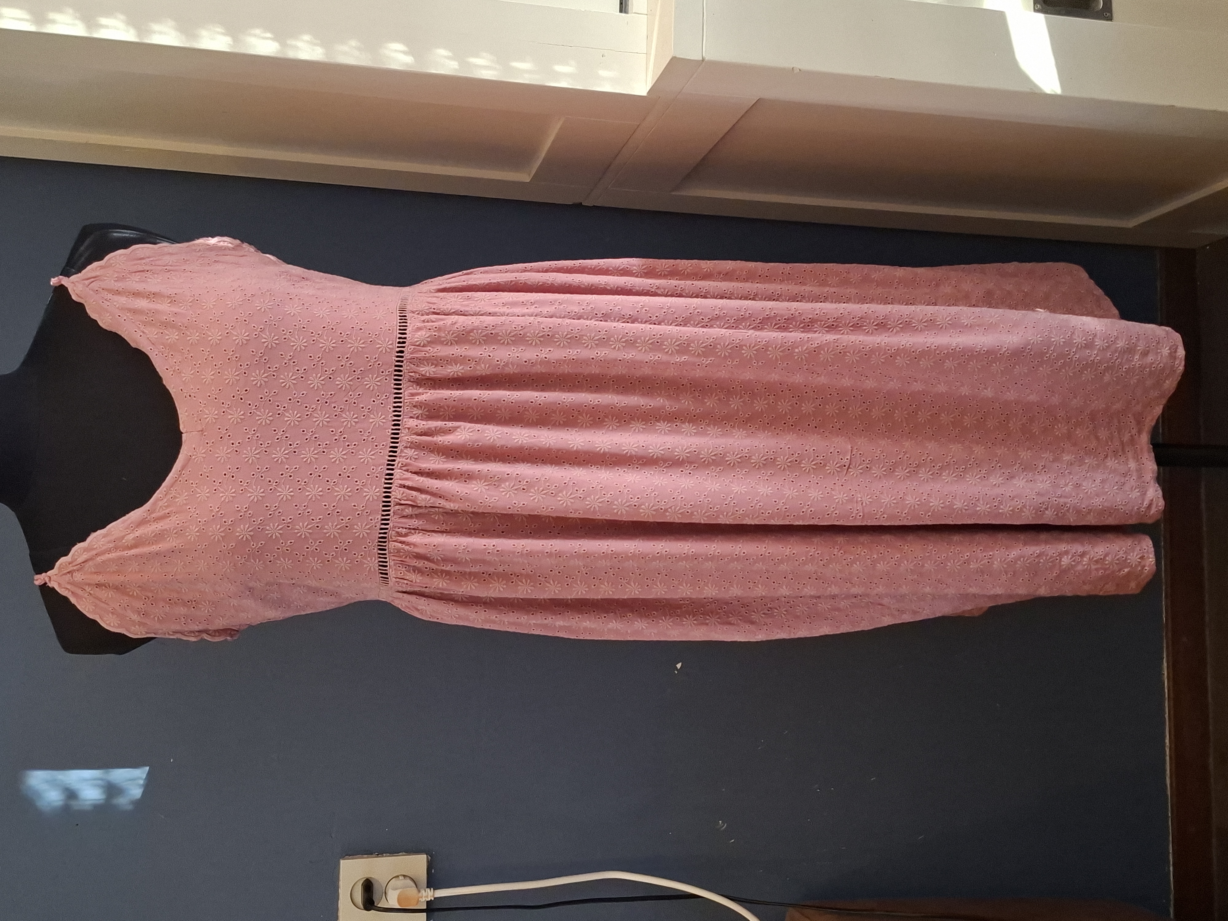 H&M Jurk Roze Broderie Anglaise Bandjes Maat 50