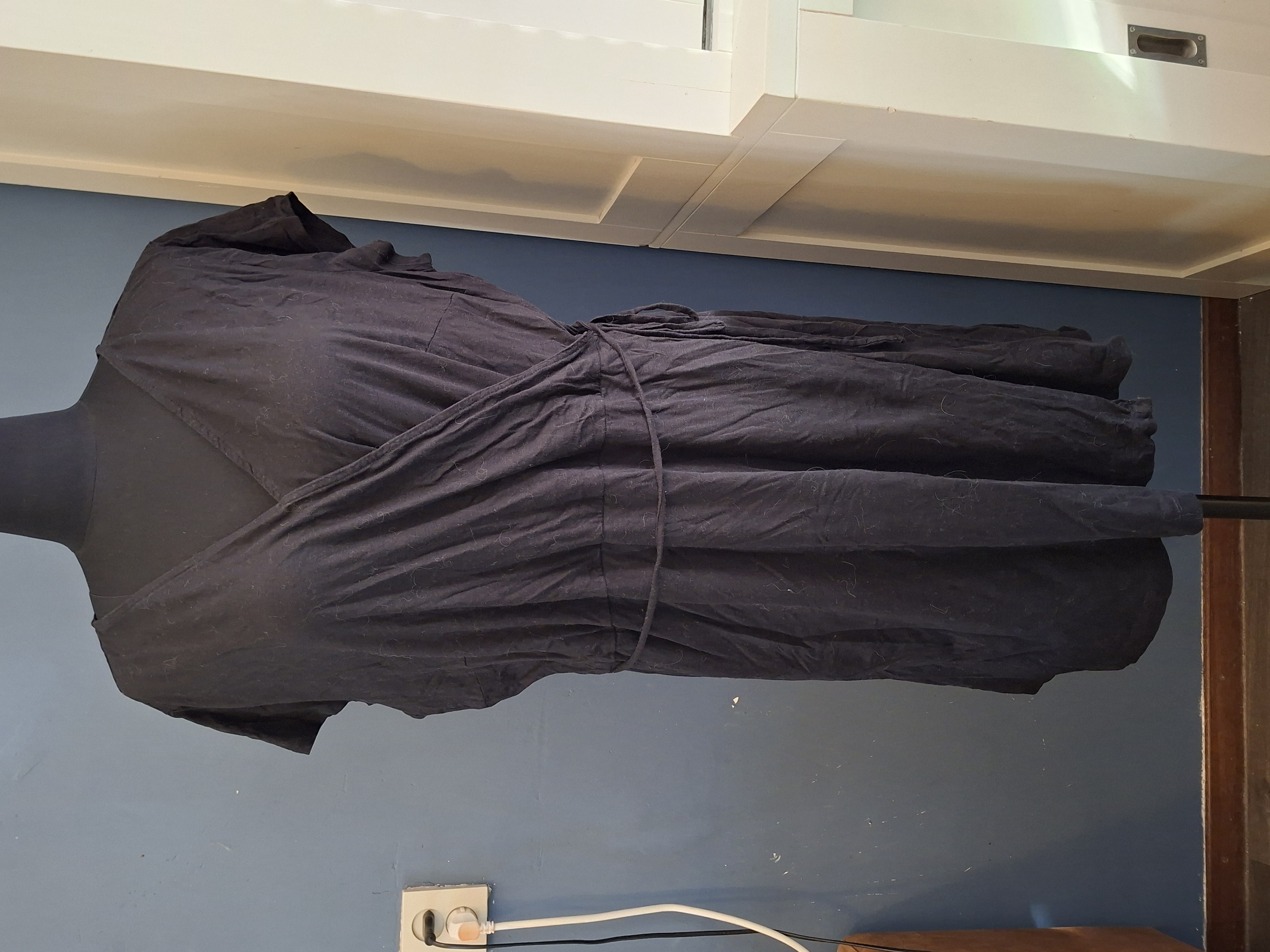 H&M Jurk Zwart Wikkel V-Hals Ceintuur Maat 4XL